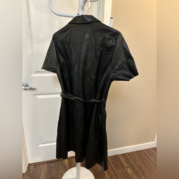 Young ladies woven black dress size large - Picture 6 of 6